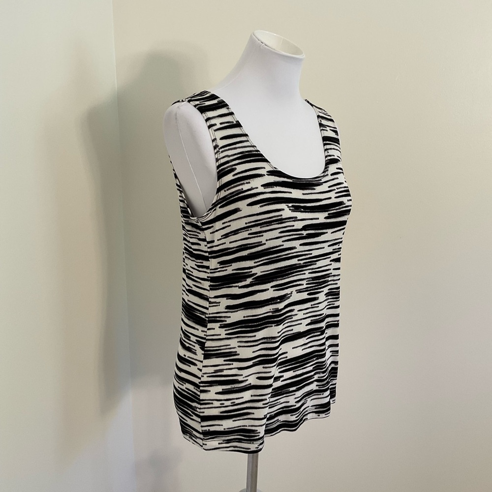NWT Chico's Travelers Black & White Abstract Stripe Tank Top - Picture 4 of 7